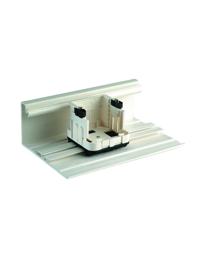 icecat_Telegärtner Universal Equpiment Mounting Set for Outlets with 1 half shell
