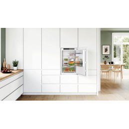 icecat_Bosch Serie 2 KIR21VFE0 frigorifero Da incasso 136 L E Bianco